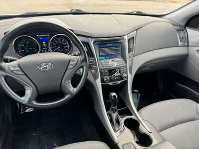 2015 Hyundai Sonata, $12490. Photo 5