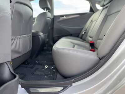 2015 Hyundai Sonata, $12490. Photo 8