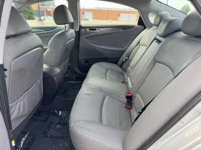 2015 Hyundai Sonata, $12490. Photo 9