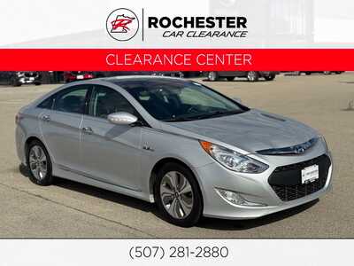 2015 Hyundai Sonata, $12490. Photo 1