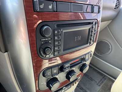 2007 Chrysler Town & Country, $3999. Photo 2