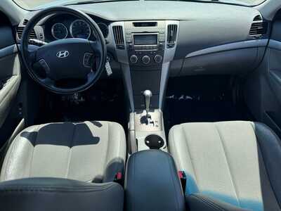 2010 Hyundai Sonata, $6991. Photo 10