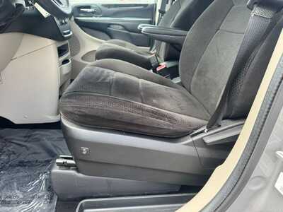 2013 Dodge Caravan, Grand, $10490. Photo 4