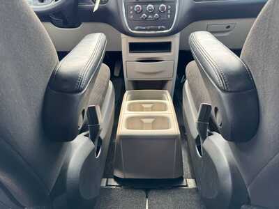 2013 Dodge Caravan, Grand, $10490. Photo 9
