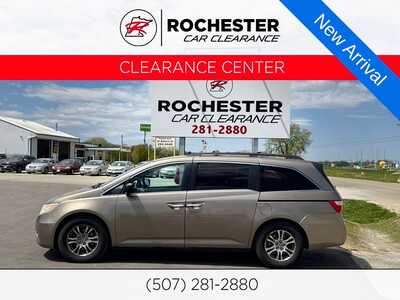 2013 Honda Odyssey, $8990. Photo 1