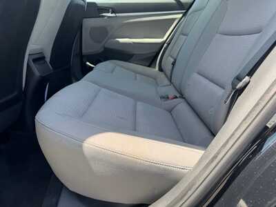 2017 Hyundai Elantra, $6490. Photo 6