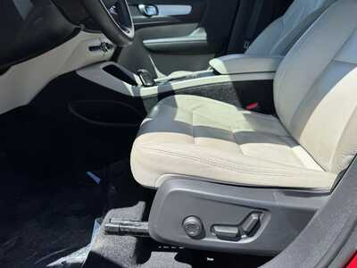 2019 Volvo XC40, $13990. Photo 5