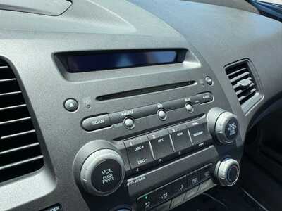 2011 Honda Civic, $9990. Photo 2