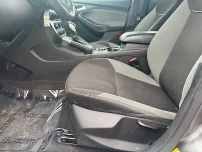 2014 Ford Focus, $5490. Photo 4