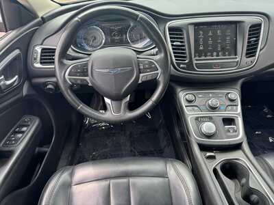 2017 Chrysler 200, $7500. Photo 11