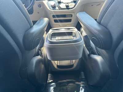 2017 Chrysler Pacifica, $10990. Photo 11