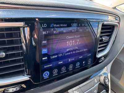 2017 Chrysler Pacifica, $10990. Photo 2