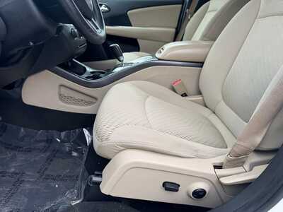 2017 Dodge Journey, $13490. Photo 4