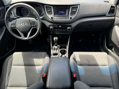 2017 Hyundai Tucson, $11299. Photo 11
