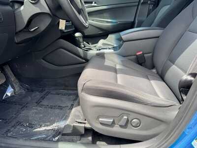 2017 Hyundai Tucson, $11299. Photo 5