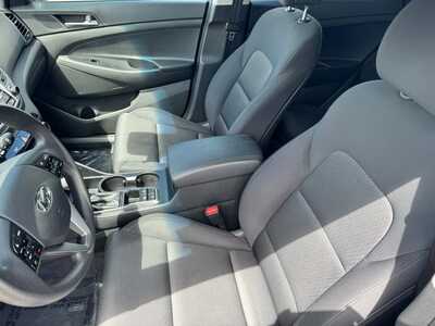 2017 Hyundai Tucson, $11299. Photo 6