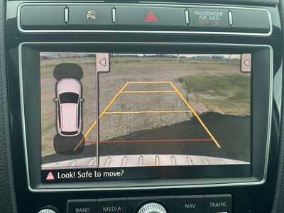2015 Volkswagen Touareg, $9990. Photo 4