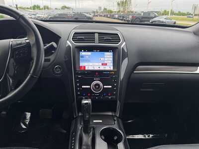 2017 Ford Explorer, $17740. Photo 2