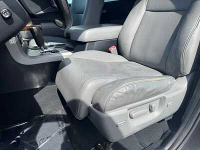 2013 Toyota Tundra, $11990. Photo 5