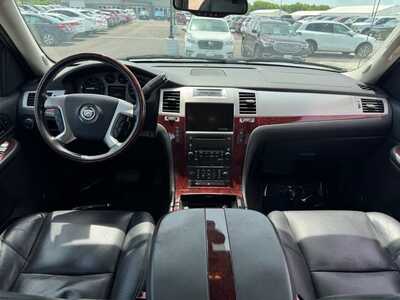 2008 Cadillac Escalade EXT, $11990. Photo 9