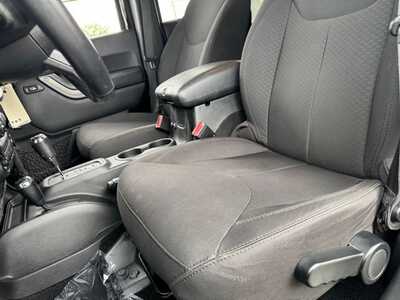 2015 Jeep Wrangler Unlimited, $15590. Photo 5