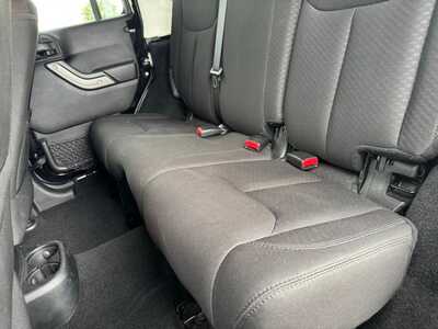 2015 Jeep Wrangler Unlimited, $15590. Photo 7