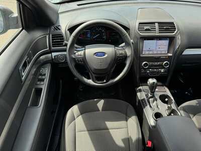 2019 Ford Explorer, $12690. Photo 5