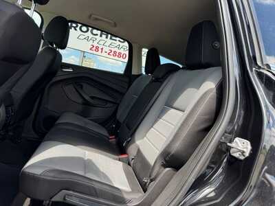 2014 Ford Escape, $6249. Photo 10