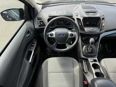 2014 Ford Escape, $6249. Photo 5