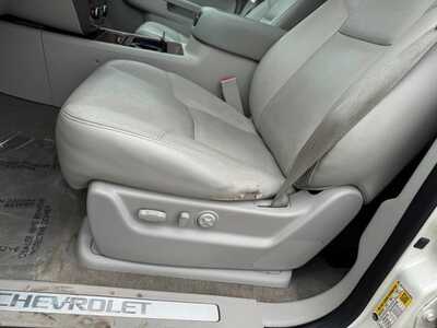2013 Chevrolet Tahoe, $11990. Photo 9