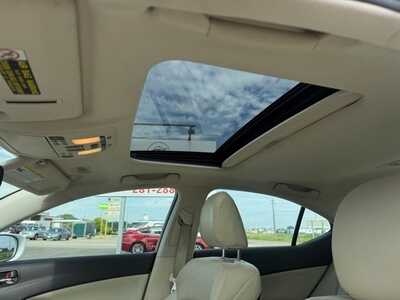 2010 Lexus IS, $10890. Photo 9