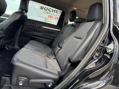 2014 Toyota Highlander, $13590. Photo 10