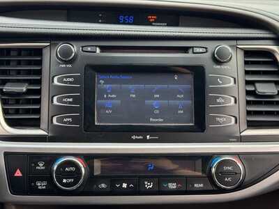 2014 Toyota Highlander, $13590. Photo 3