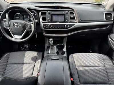 2014 Toyota Highlander, $13590. Photo 7