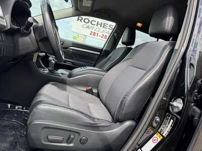 2014 Toyota Highlander, $13590. Photo 8