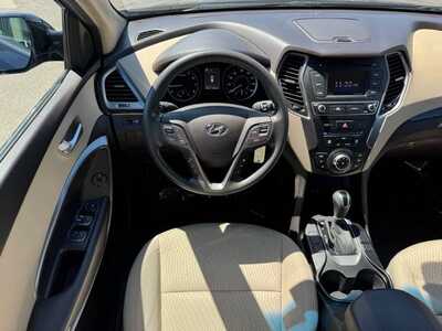 2018 Hyundai Santa Fe, $14990. Photo 5