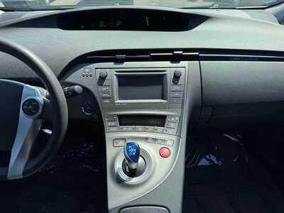2013 Toyota Prius, $9790. Photo 2