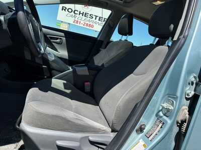 2013 Toyota Prius, $9790. Photo 8