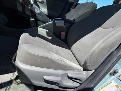 2013 Toyota Prius, $9790. Photo 9