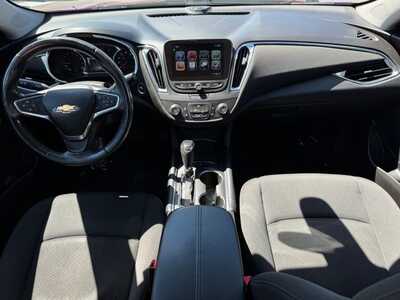 2016 Chevrolet Malibu, $8990. Photo 7
