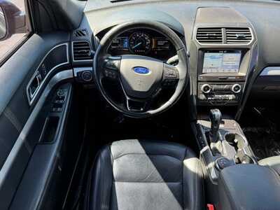 2017 Ford Explorer, $12990. Photo 5