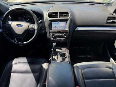 2017 Ford Explorer, $12990. Photo 7