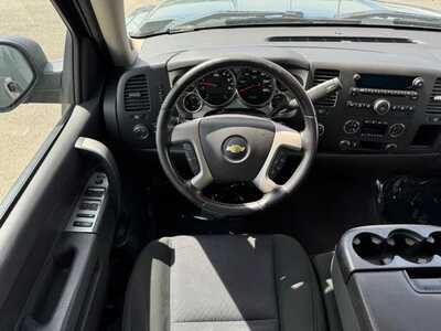 2012 Chevrolet 1500 Crew Cab, $8490. Photo 3