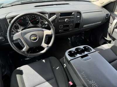 2012 Chevrolet 1500 Crew Cab, $8490. Photo 4