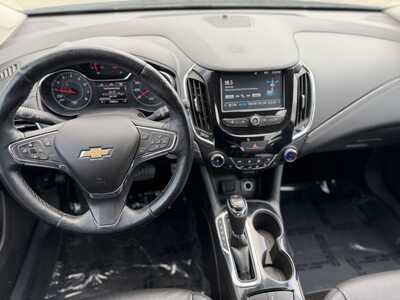2017 Chevrolet Cruze, $7490. Photo 2