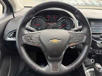 2017 Chevrolet Cruze, $7490. Photo 3