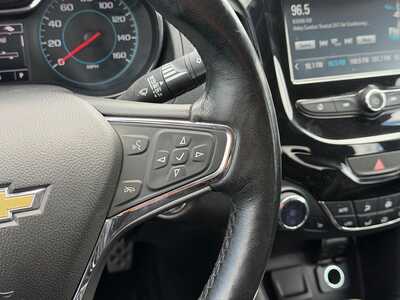 2017 Chevrolet Cruze, $7490. Photo 5