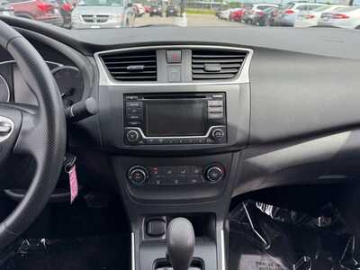 2018 Nissan Sentra, $9990. Photo 2