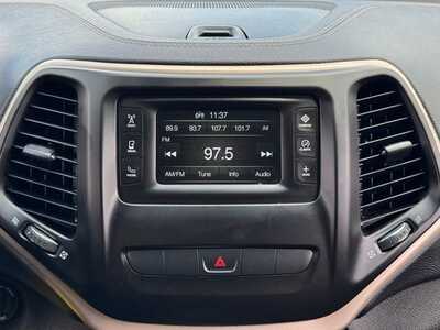2015 Jeep Cherokee, $10990. Photo 3
