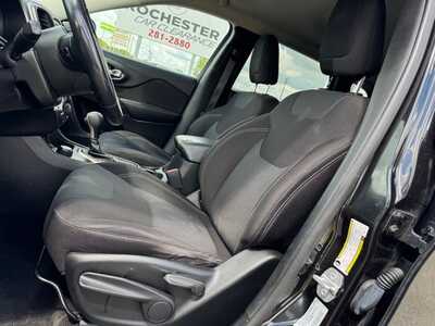 2015 Jeep Cherokee, $10990. Photo 5